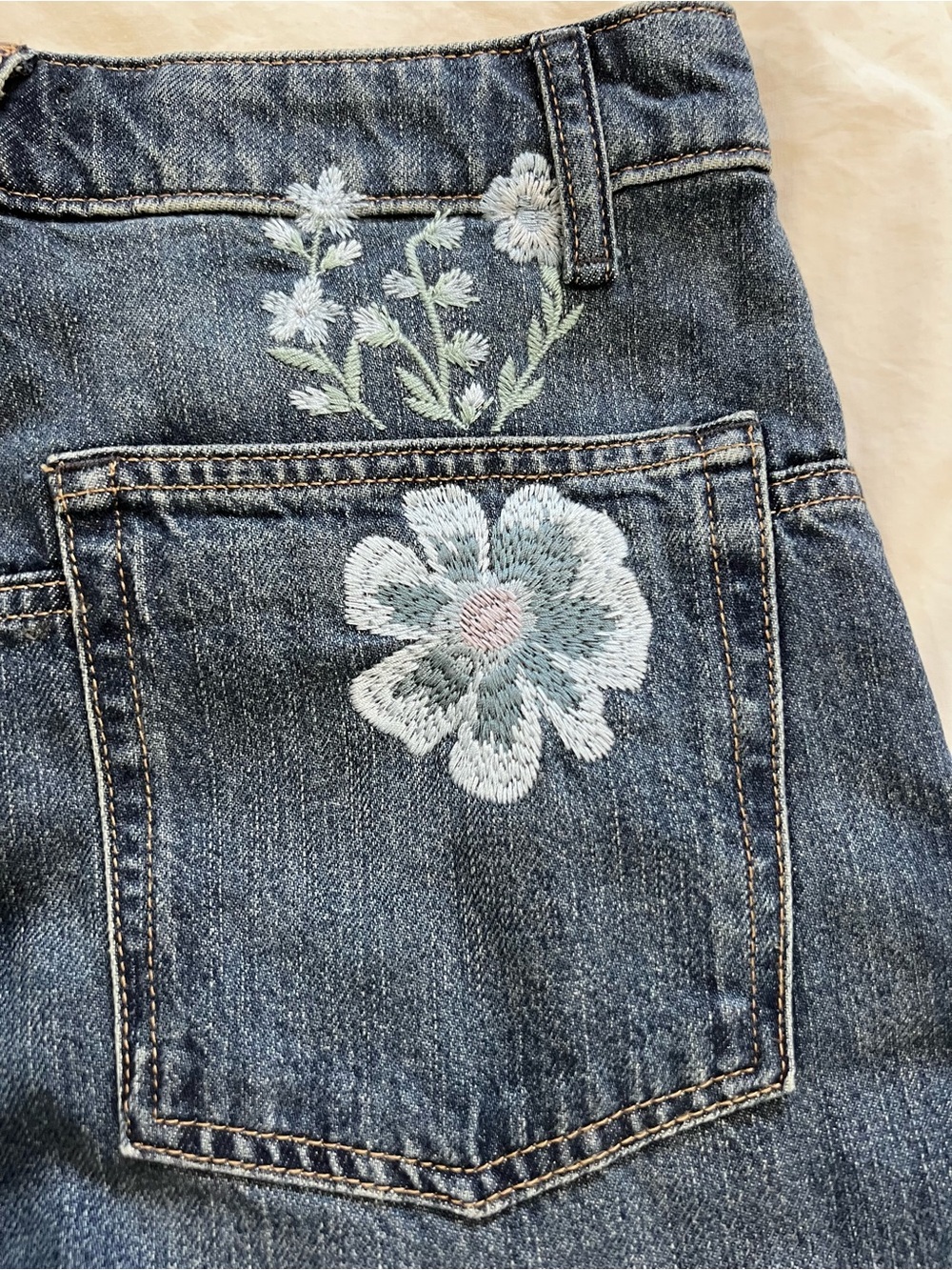 NWT Free People Willow Floral forget me not Embroidered jeans w 29 we the free - Picture 9 of 16